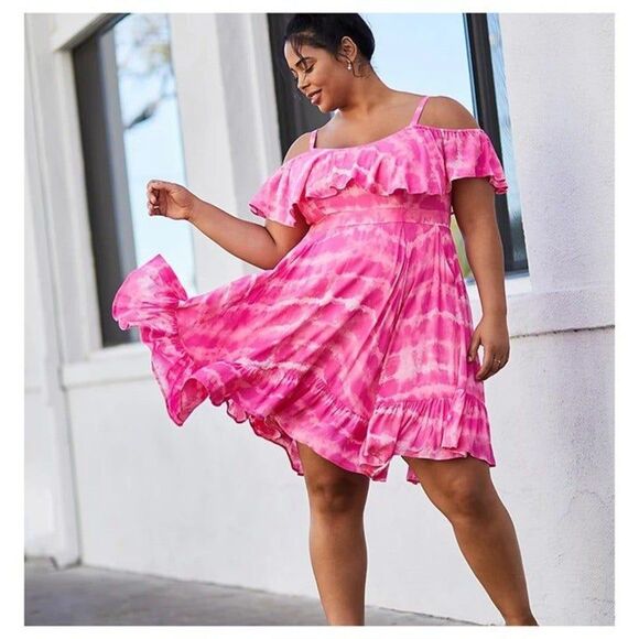 Torrid 00X Tie-Dye Cold Shoulder Handkerchief Skater Dress - Picture 1 of 4